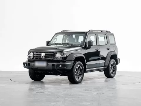 Tank 300 Hi4-T