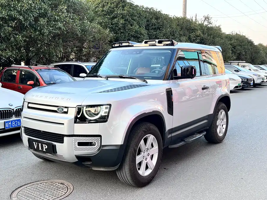 2023 Land Rover Defender 90 P400