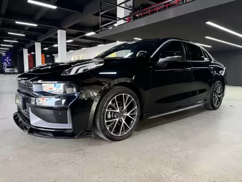 2019 Lynk & Co 03