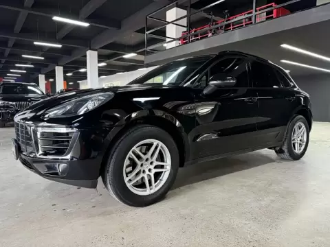 2017 Porsche Macan