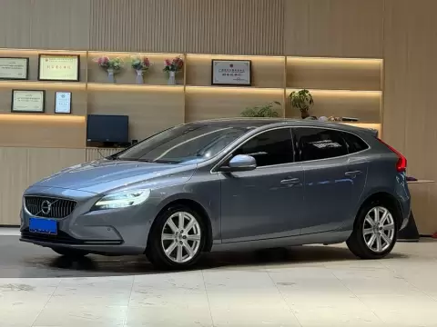 2017 Volvo V40 T3 Zhiyi Edition