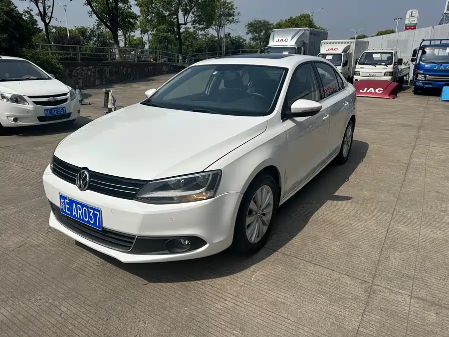 2014 Volkswagen Sagitar 1.4TSI Auto Luxury