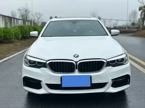 2018 BMW 5 Series 525i M Sport Package