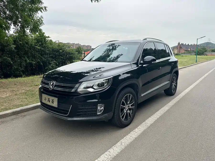 2015 Volkswagen Tiguan 1.8T Auto 4WD Luxury