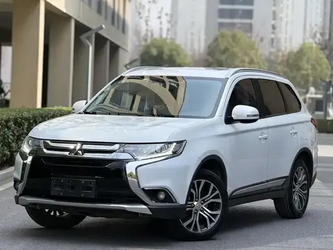 2018 Mitsubishi Outlander 2.0L 2WD 5-Seat