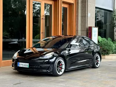 2019 Tesla الطراز 3 Long Range RWD