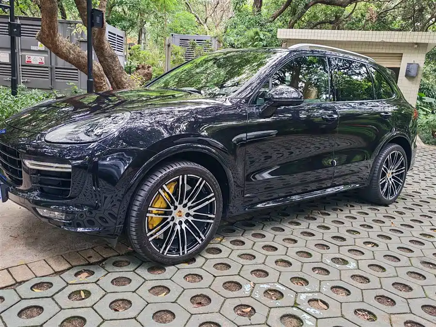 2016 Porsche Cayenne Turbo S 4.8T