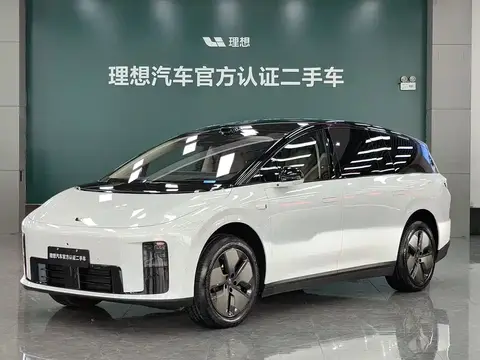 2025 Li Auto i8 Standard