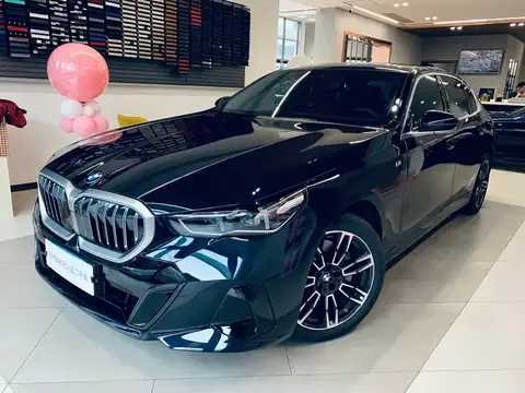 2025 BMW 5 Series 530Li M Sport