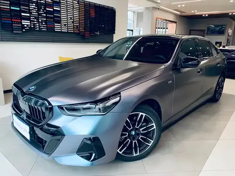 2025 BMW 5 Series 525Li M Sport