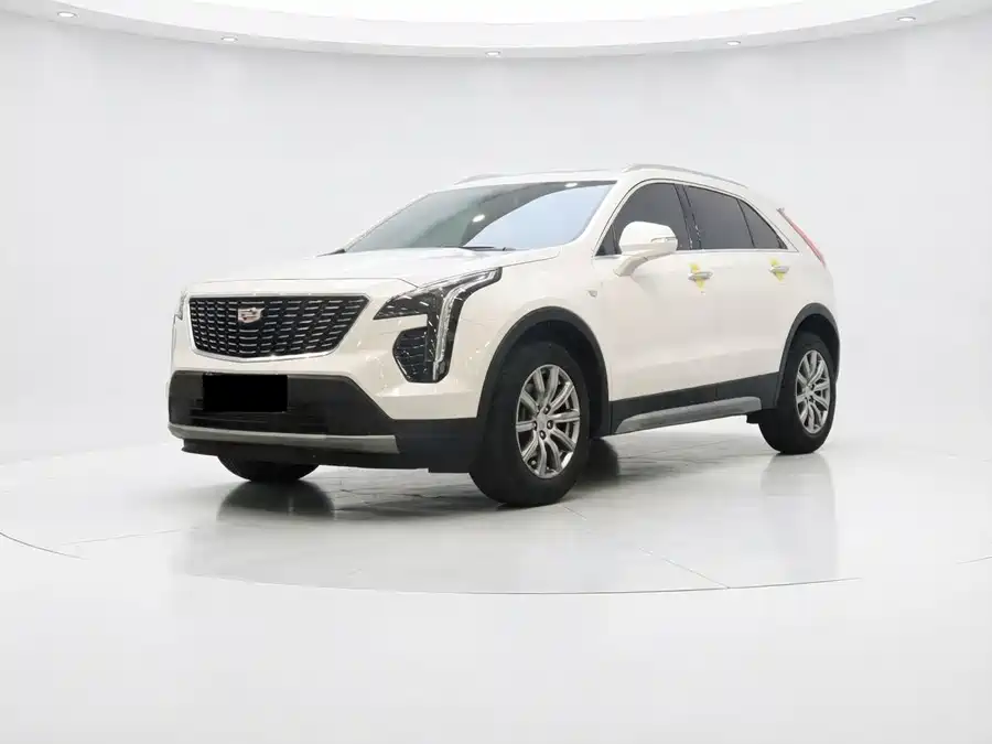2021 Cadillac XT4 28T FWD Leading