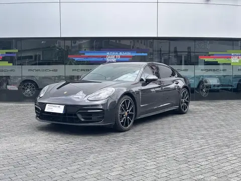 2022 Porsche Panamera Executive Platinum Edition 2.9T