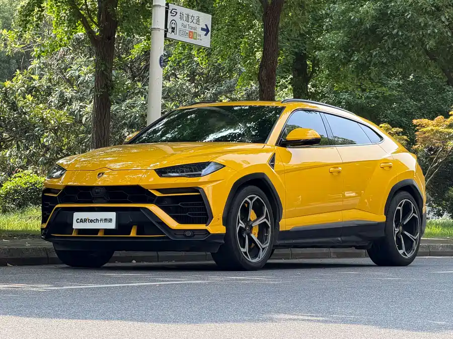 2019 Lamborghini Urus 4.0T V8
