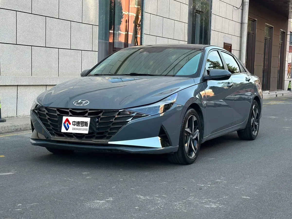 Elantra 2022 1.5L CVT LUX Premium Edition