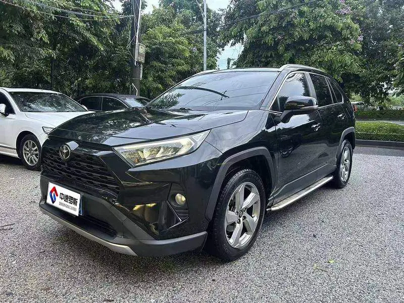 RAV4 Rongfang 2020 2.0L CVT 2WD Fashion Edition