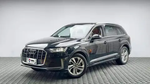 Audi Q7 2023 45 TFSI quattro S line sports model