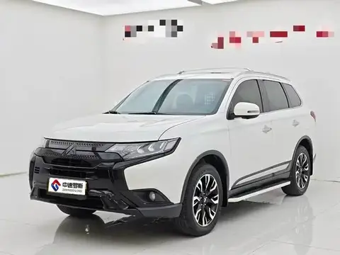 Outlander 2019 2.4L 4WD Enjoyable Edition 7 Seaters National VI