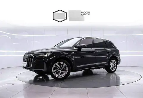 Audi Q7 2023 45 TFSI quattro S line sports model