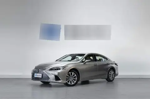 Lexus ES 2025 300h Premium Edition