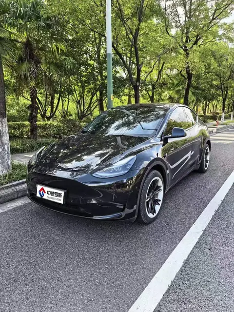 รุ่น Y 2022 facelifted rear-wheel drive version