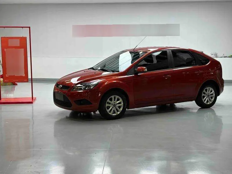 Fox 2013 Hatchback Classic 1.8L Automatic Basic Model