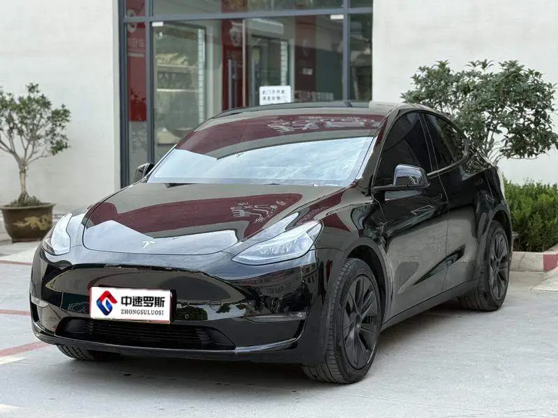 الطراز Y 2023 Long Range All-Wheel نظام الدفع