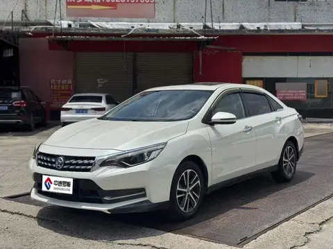 Venucia D60 2018 1.6L CVT Smart Link Deluxe Edition