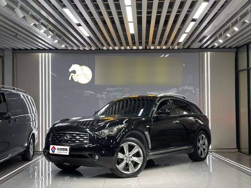 Infiniti FX 2011 FX35 Gold Standard Edition