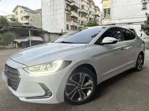 Leading 2016 1.6L Automatic Intelligent Flagship