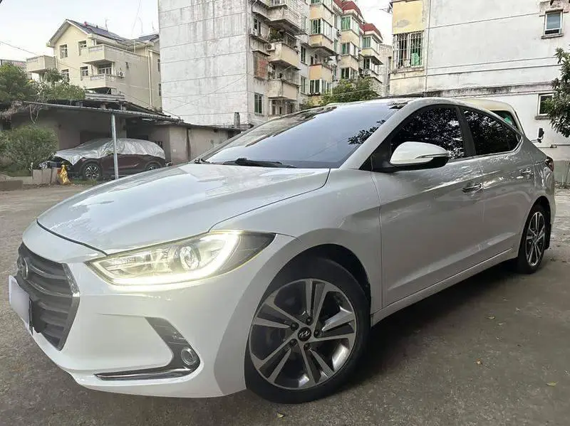Leading 2016 1.6L Automatic Intelligent Flagship