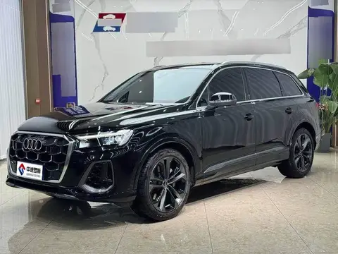 Audi Q7 2024 55 TFSI quattro S line sports model