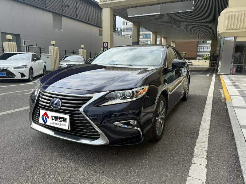 Lexus ES 2015 300h Comfort Edition