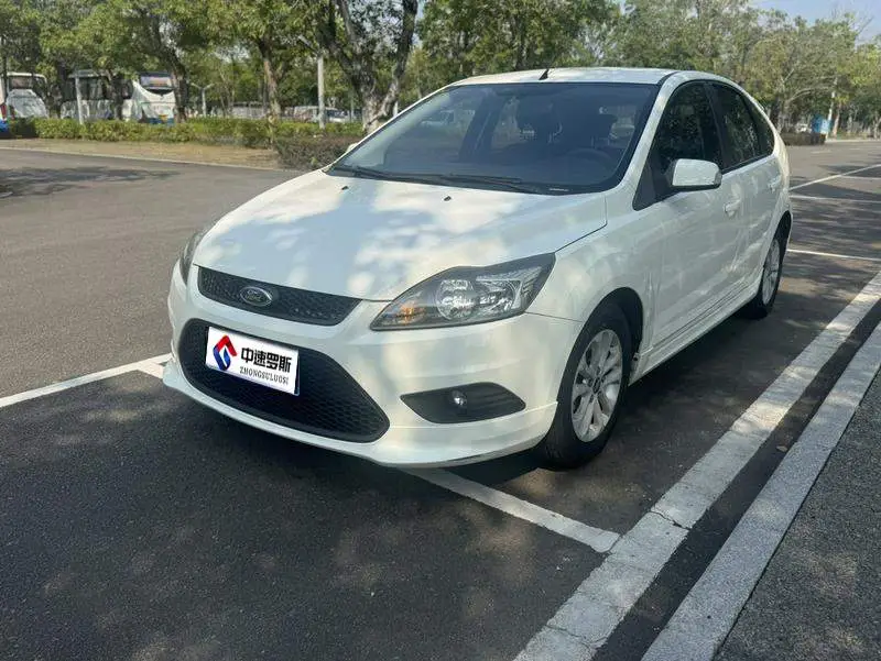 Fox 2013 Hatchback Classic 1.8L Automatic Basic Model