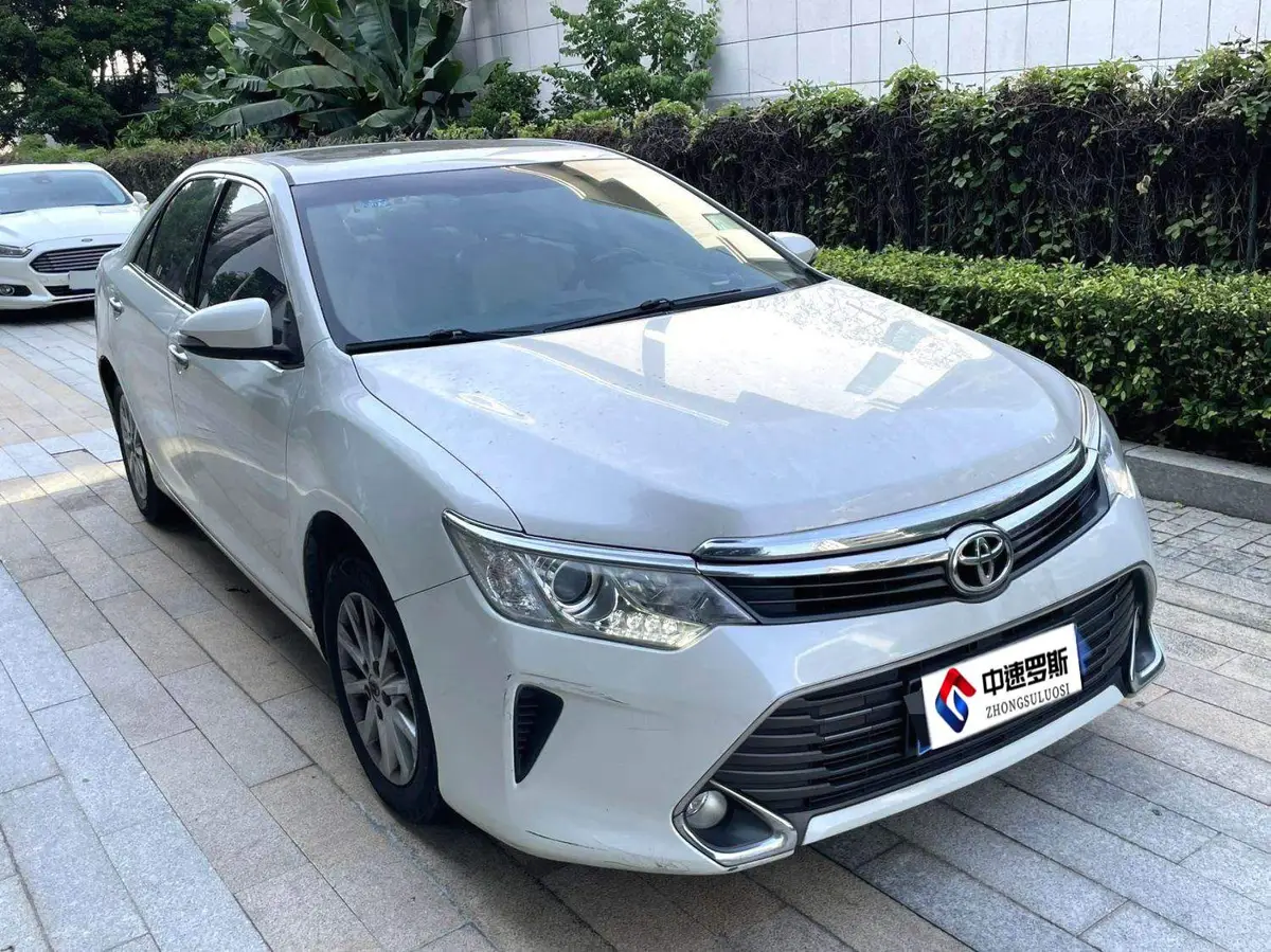 Camry 2015 2.0G Leading Edition