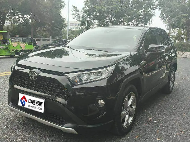 RAV4 Rongfang 2022 2.0L CVT 2WD Fashion Edition