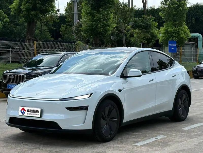 Model Y 2025 rear-wheel drive version