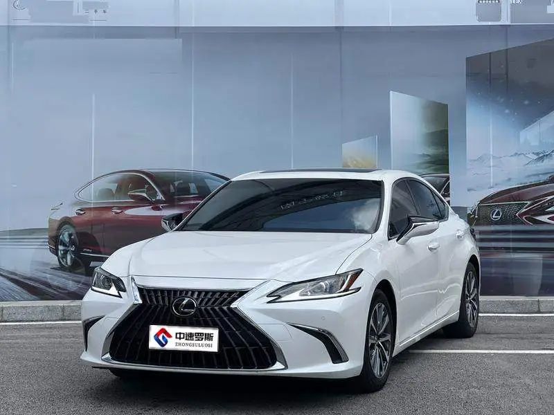 Lexus ES 2022 300h Excellence Edition
