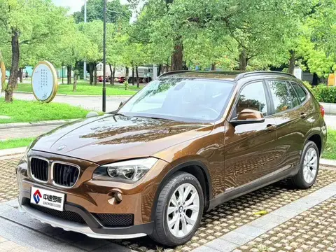 BMW X1 2014 sПривод18i Fashion