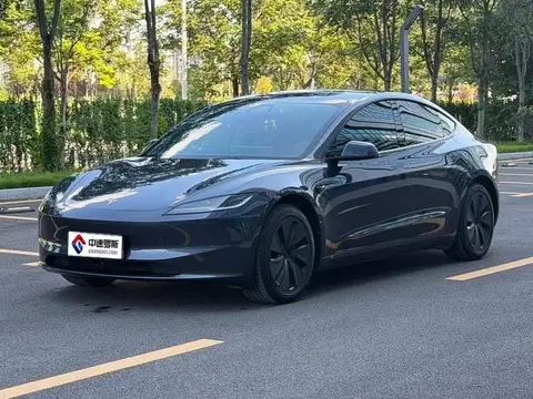 Model 3 2025 rear-wheel drive version