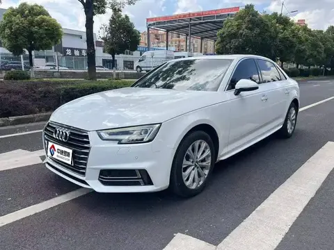 Audi A4L 2019 40 TFSI Progressive National VI