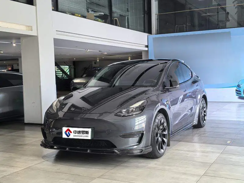Mẫu Y 2022 facelift long-range all-wheel drive version