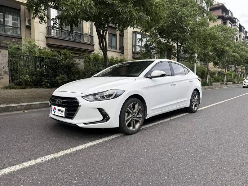 Leading 2016 1.6L Automatic Intelligent Flagship