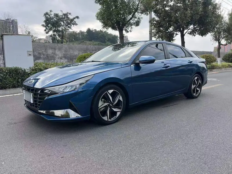 Elantra 2021 1.5L CVT LUX Premium Edition