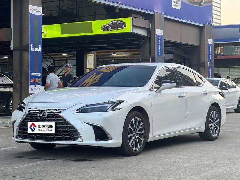 Lexus ES 2025 300h Premium Edition