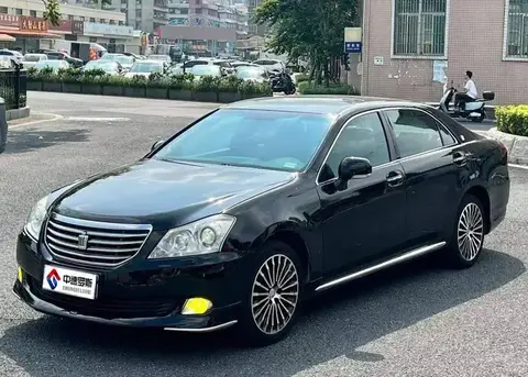 crown 2010 2.5L Royal Leather Sunroof Edition