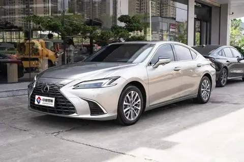 Lexus ES 2025 300h Premium Edition