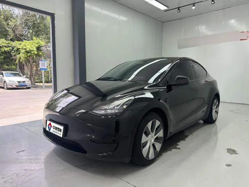 Mẫu Y 2022 facelifted rear-wheel drive version