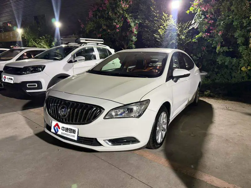 Valeant 2015 Sedan 15S Automatic Leading Model