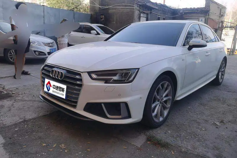 Audi A4L 2018 30th Anniversary Modelo 40 TFSI Fashion Modelo