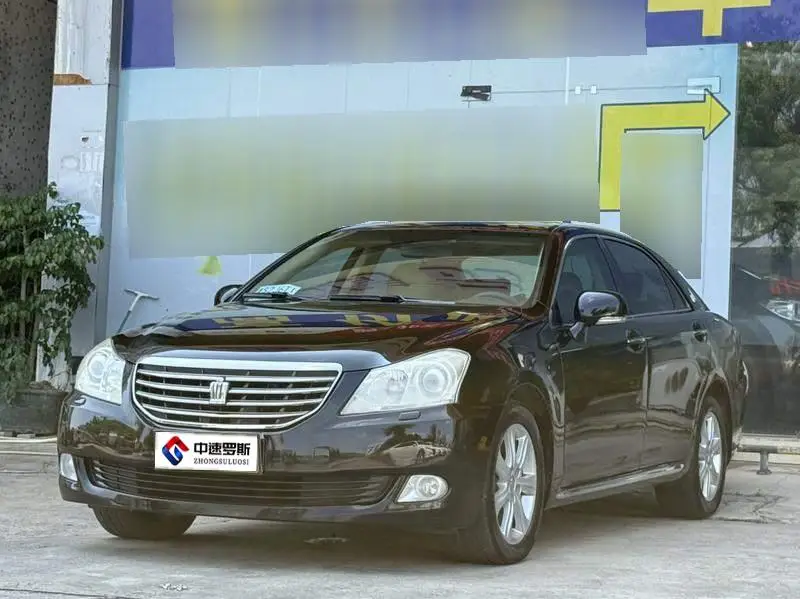 crown 2010 3.0L Royal Saloon VIP